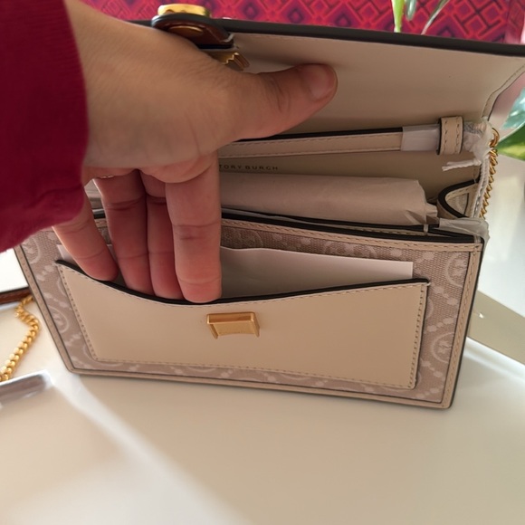 New , tory burch T monogram chian crossbody wallet - Picture 9 of 14